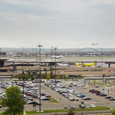 Newark Liberty International Airport Marriott-3